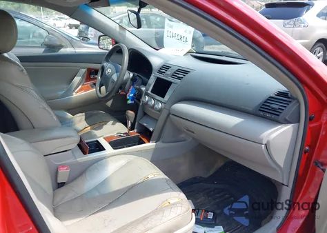 2011 Toyota Camry Le z USA, uszkodzony, nr VIN 4T1BF3EK3BU173456